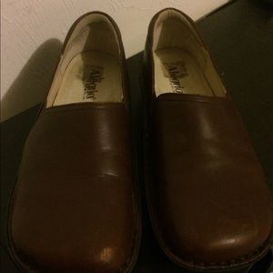 Alegria “Deb” clogs